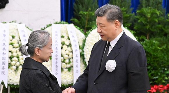 许其亮同志遗体火化 习近平等到八宝山革命公墓送别